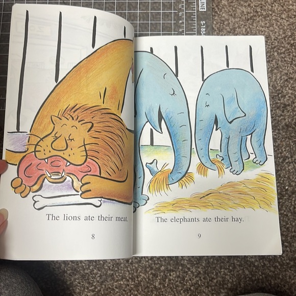 Mac & Cheese and Sammy the Seal level 1 reader books - Picture 16 of 16